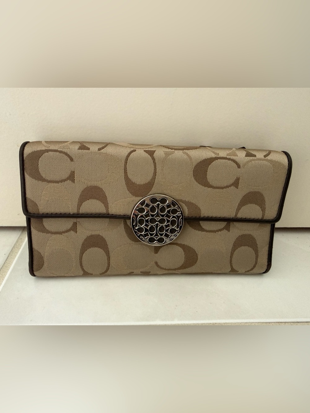Coach Khaki Signature Wallet with Silver-Tone Medallion NWOT